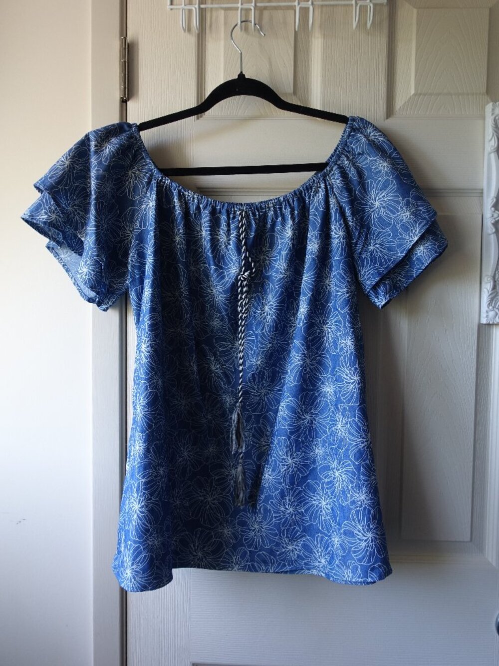 COTTON 1.4.3. Story by Line Up Blue Floral Off-Shoulder Tunic